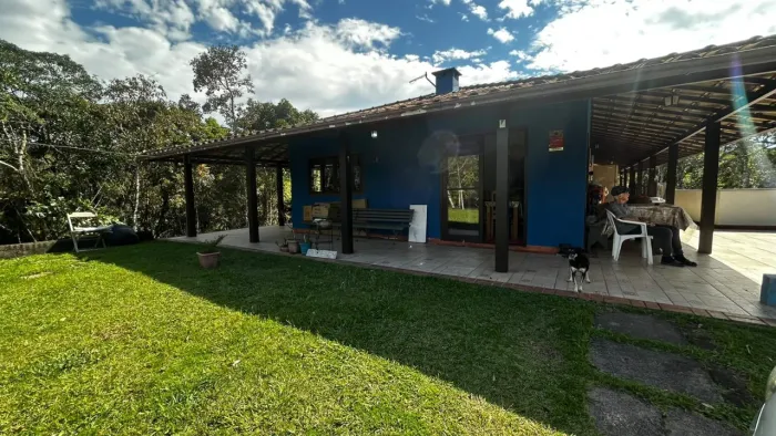 Casa para Venda em Petrópolis, Fazenda Inglesa, 3 dormitórios, 1 suíte, 2 banheiros