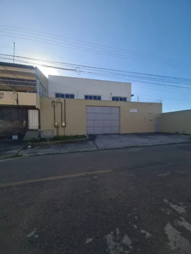 PRÉDIO COMERCIAL 957m² NA ENTRADA DE MARACANAÚ | DOCA + 12 VAGAS | R$ 3.4 MILHÕES