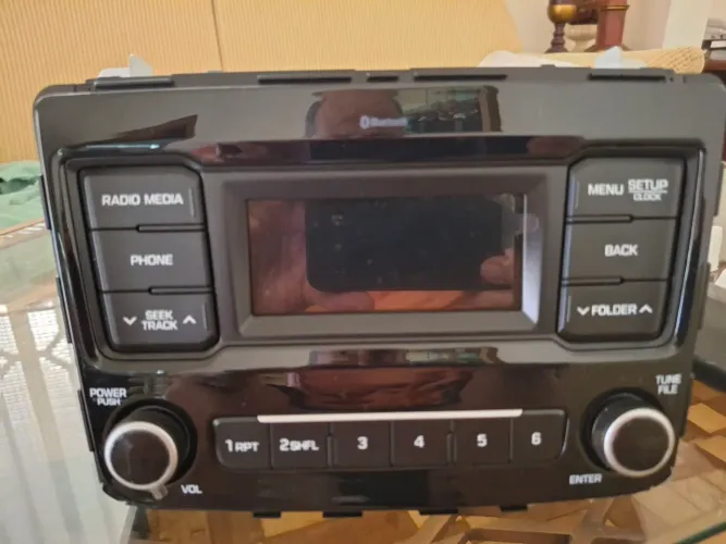 Vendo radio original creta Attitud 2017/2018 nunca foi usado. 