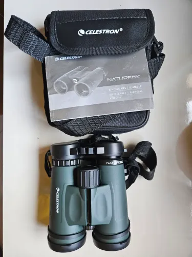 Binóculos Celestron Nature DX 8x42