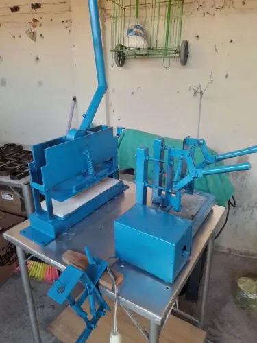 Máquina de fazer chinelo