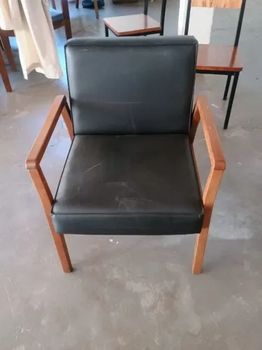 Poltronas e Cadeiras