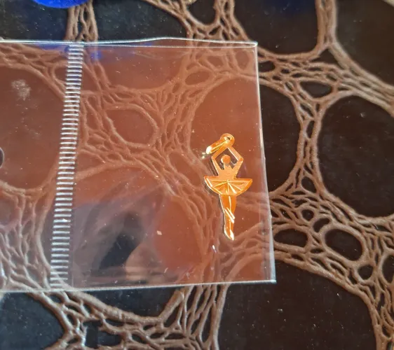 Pingente bailarina em ouro 18k