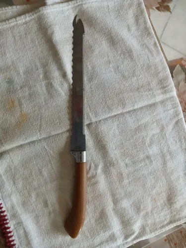 Faca para cortar congelados.