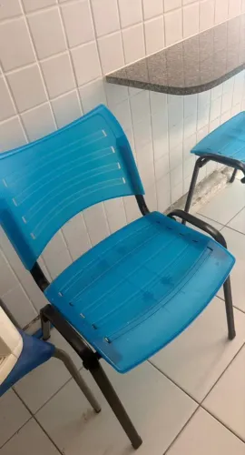 Vendo 24 cadeiras para recepção e/ou escritório em bom estado!!