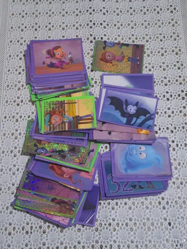 Adesivos Figurinhas Vampirina (Não sei se estão completos)