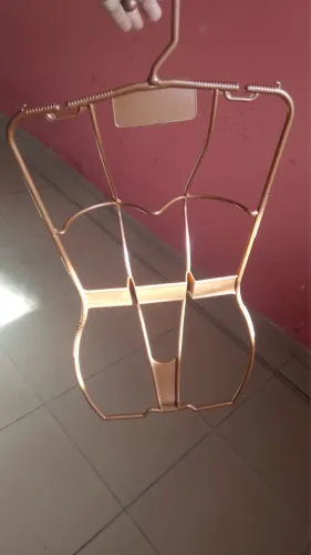 Manequim semi-novo