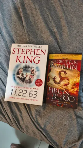 Livros de fantasia e suspense em inglês