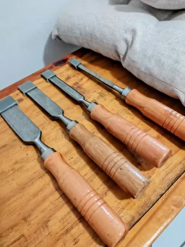 Kit com 4 formões para marcenaria e artesanato da marca Rui Qiang Tools.<br>