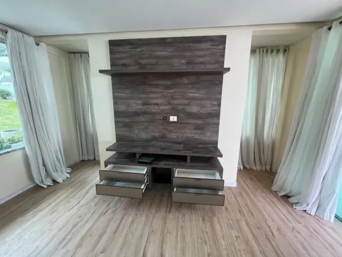 CASA TRIPLEX COM 4 SUÍTES, PISCINA E 4 VAGAS JARDIM ENCONTRO DAS ÁGUAS