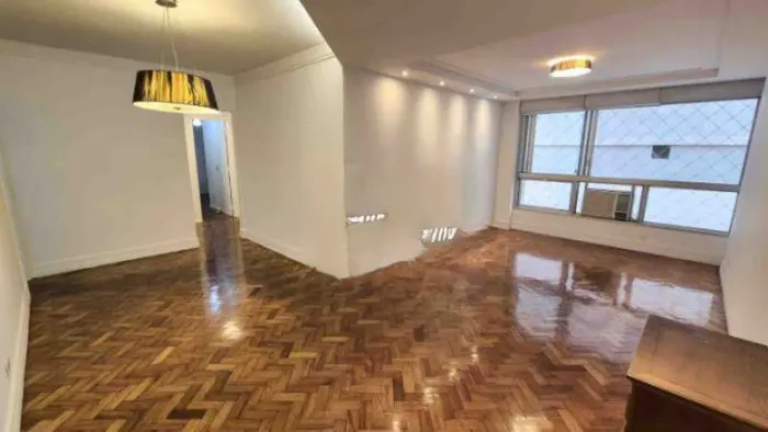 Apartamento : Padrão / Residencial / Leblon