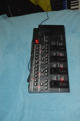 Pedaleira boss ME- 80