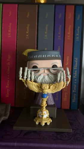Funko pop Dumblendore with podium 172