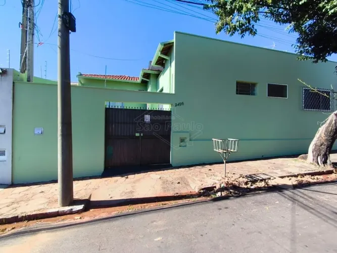 Locação de Casas / Padrão na cidade de Araraquara