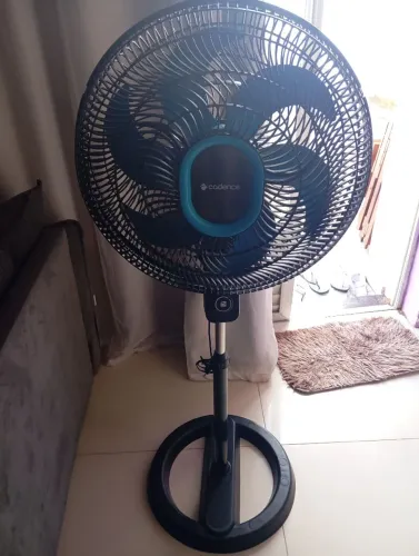 Ventilador de Coluna Cadence