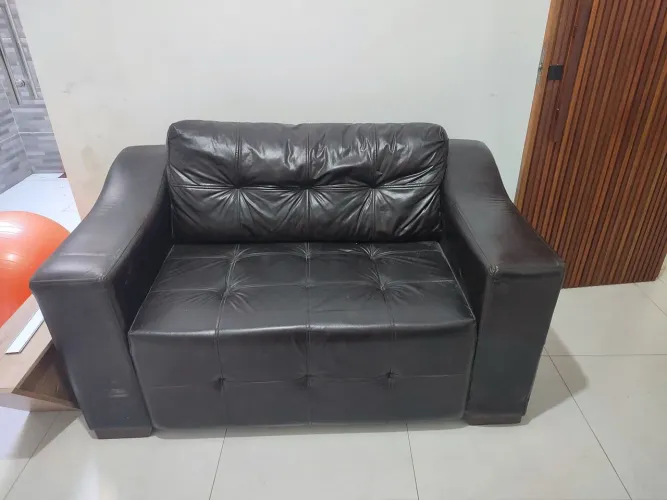 Sofá couro 2 lugares