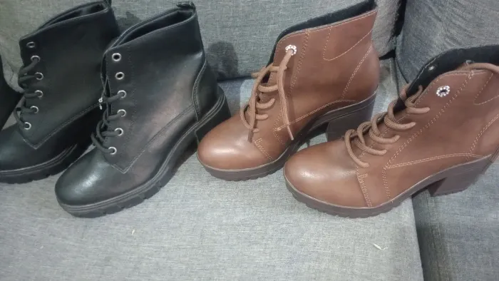 Lindas botas femininas de couro Viamarte 