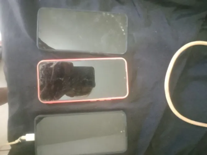 Celulares pra retirar peças