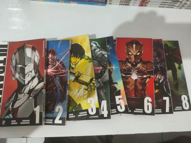 Mangá Ultraman (8 livros )