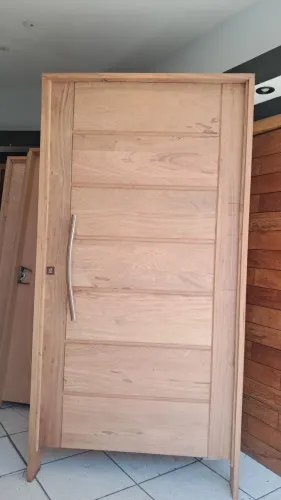 Porta pivotante 118x214mt madeira Angelim 
