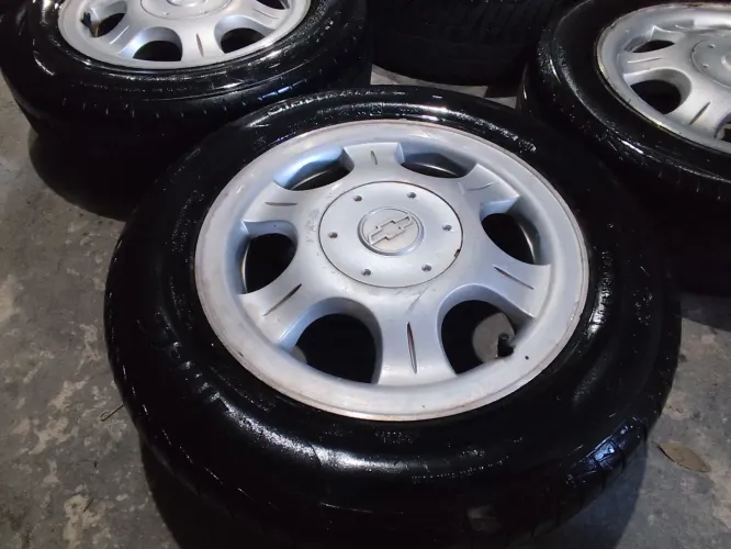 Rodas Aro 14" Chevrolet 4x100, C/pneus. Aceito Cartão.