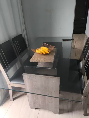 Mesa 4 cadeiras 