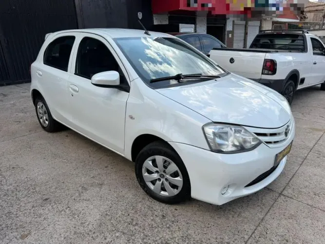 Toyota Etios X 1.3 Flex 16V 5P Mec. 2017