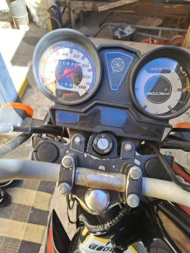 Moto yamaha factor ano 2015