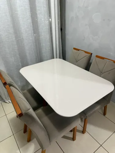 MESA 4 CADEIRAS