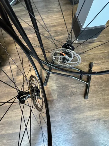 Par de Rodas Áxis Elite Eixo passante 12x100mm 12x142mm Com disco Shimano 160mm 6 furos