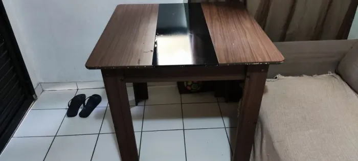 Mesa para 4 cadeiras