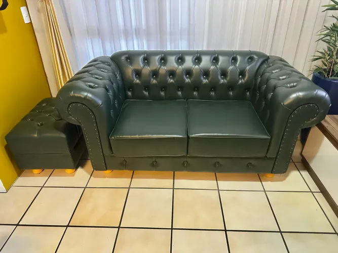 Sofá couro verde novo