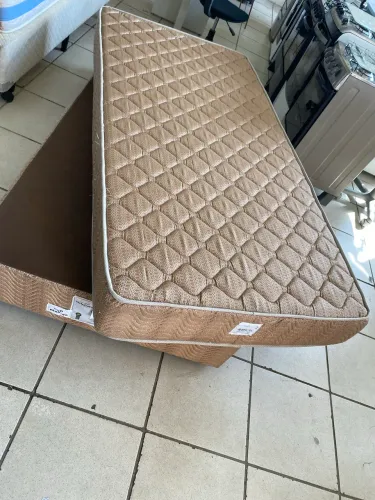 Cama box viúva