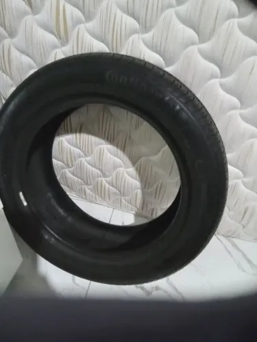 Pneu novo nunca foi usado 500 aro 17....marca continental perfil 205/55r17 91v