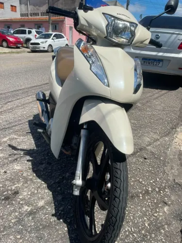 Honda Biz 125 2024 - Única Dona