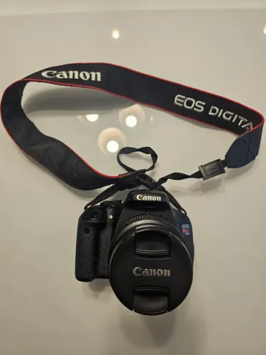 Canon EOS Rebel T3i 600D