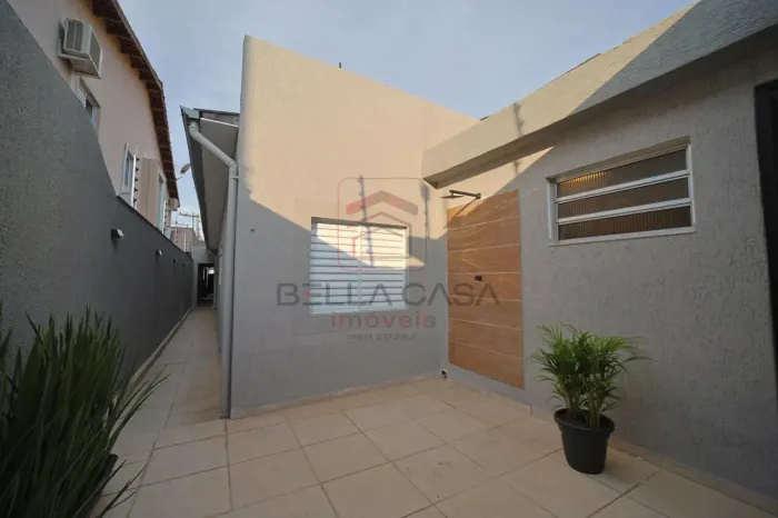 Casa térrea à venda na Penha!