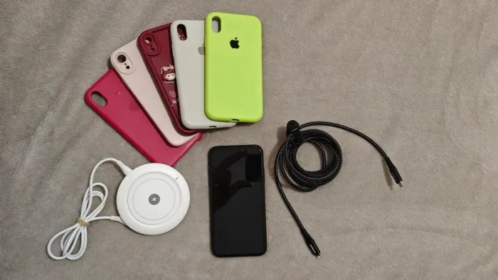 iPhone XR 64gb em ótimo estado + capas + carregador por indução