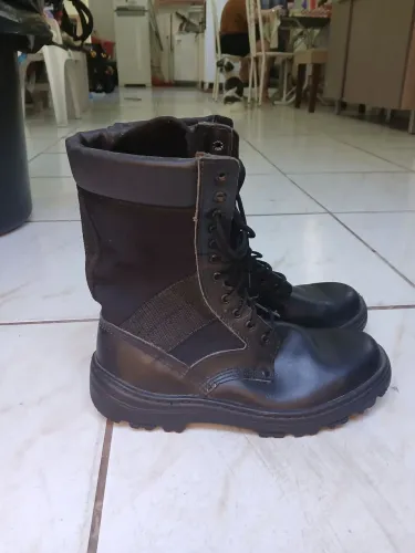 COTURNO MILITAR TÁTICO SUSA DO BRASIL - TAMANHO 43 (COURO LEGÍTIMO)