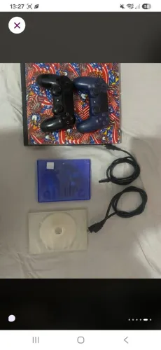 Ps4 de 1tb vai 2 controles de segunda linha , to querendo 1750 chama wpp *