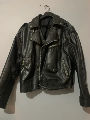? Jaqueta de Couro Legítimo Black Vintage - Perfeito Estado (GG)