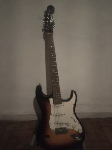 Guitarra Eagle STS 002