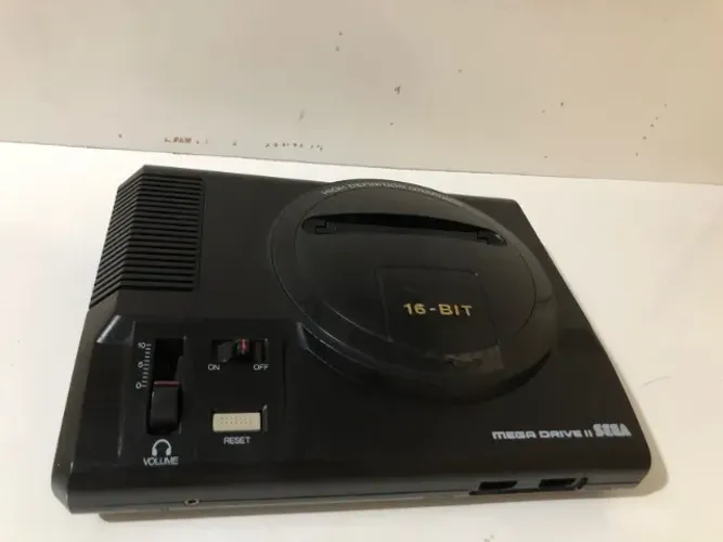 Sega Mega Drive 2 (Tectoy) Com DEFEITO! NTSC e Mod AV (Funciona parcialmente)