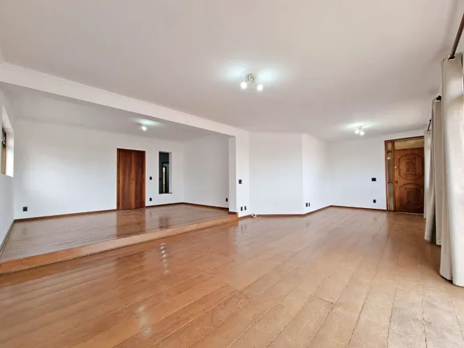 OPORTUNIDADE! Apartamento EXCELENTE, 3 suítes, muito bem localizado! Ed. Santa Sofia Santa