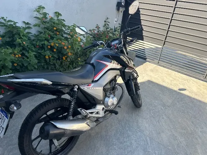 Titan 160 preta 2018