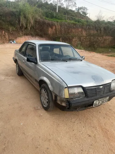 Chevrolet Monza Classic SE 2.0 /mpfi E EFI 2P E 4P 1985