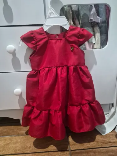 Vestido vermelho acetinado, tamanho 6-12meses