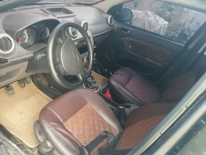 Ford Fiesta Sed. 1.6 8V Flex 4P 2013