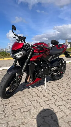 Street triple 765 RS com apenas 8 mil km 