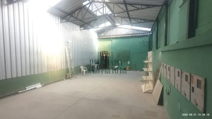 Galpão para Locação de 80m² no Céu Azul.